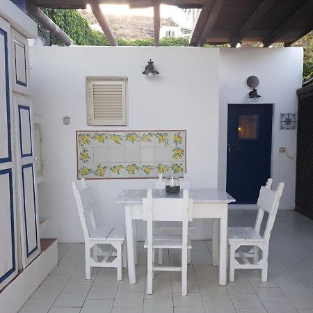 Appartement Con I Piedi Nell'Acqua à Stromboli Extérieur photo